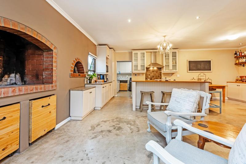 3 Bedroom Property for Sale in Uitzicht Western Cape